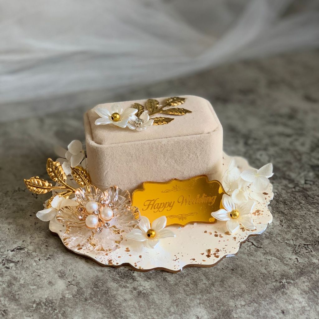 Ringbox / kotak cincin bludru alas akrilik / kotak cincin tunangan / kotak cincin nikah