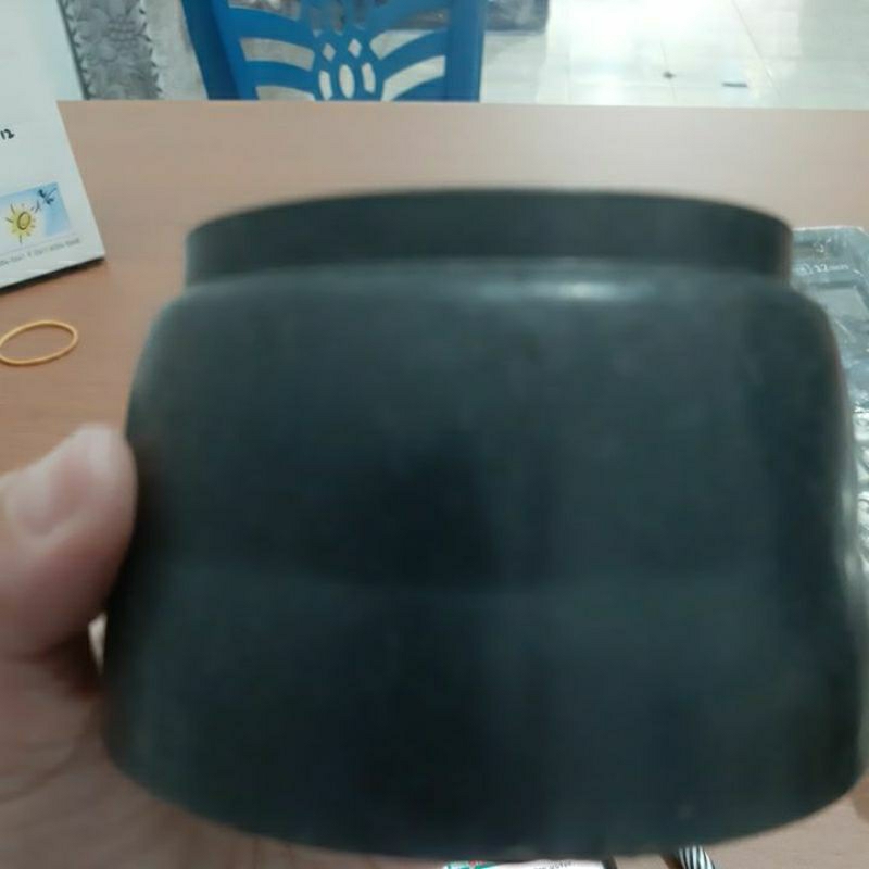 Kaki Sofa Plastik Model Yoyo