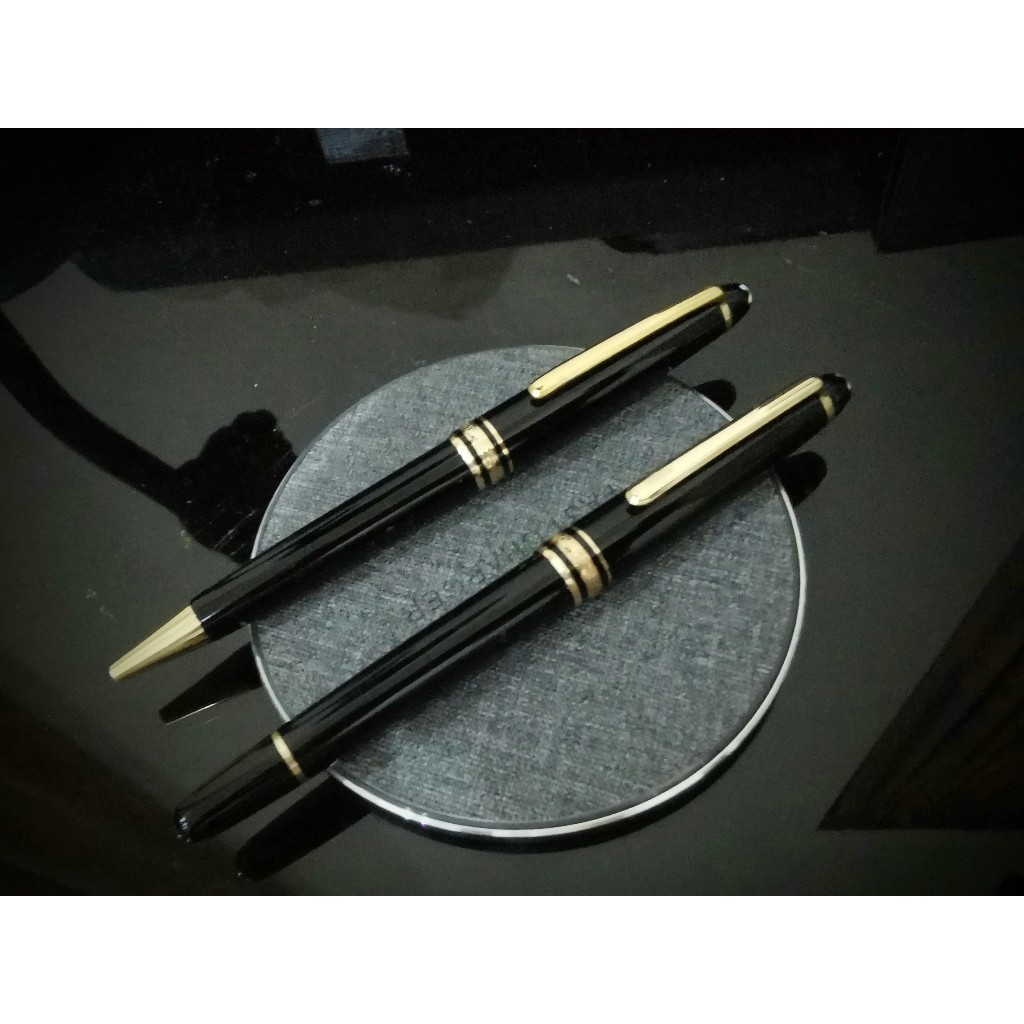 

Montblanc Meisterstück Black Gold Rollerball Pen & Ballpoint Set Collection (2 pieces)