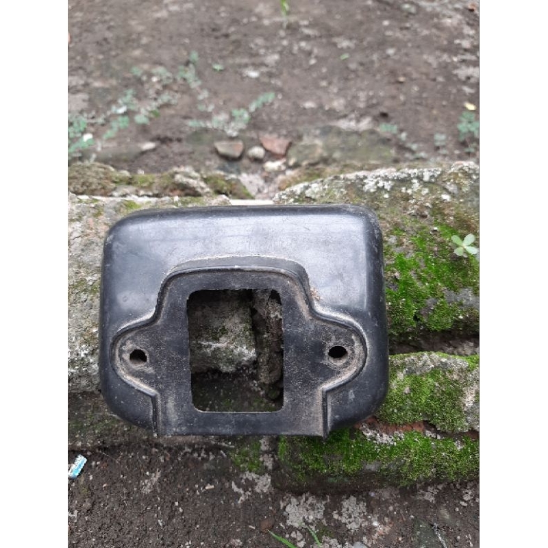 COVER TATAKAN LAMPU BELAKANG GL100 ORIGINAL MIKA ATUM TATAKAN LAMPU BELAKANG GL100 GL125