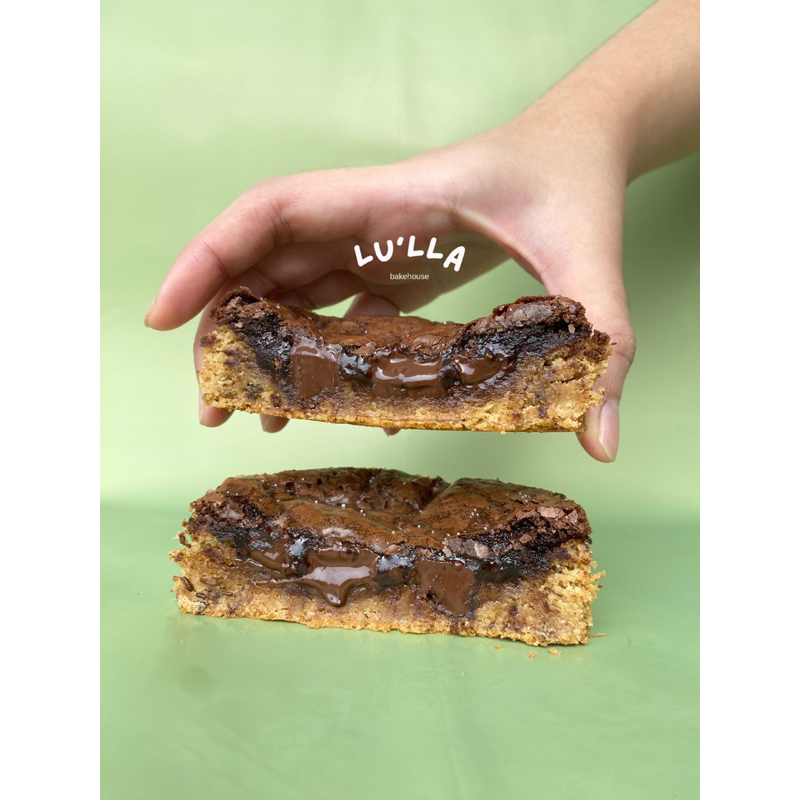 

BROOKIE (brownies & cookies in one bite)