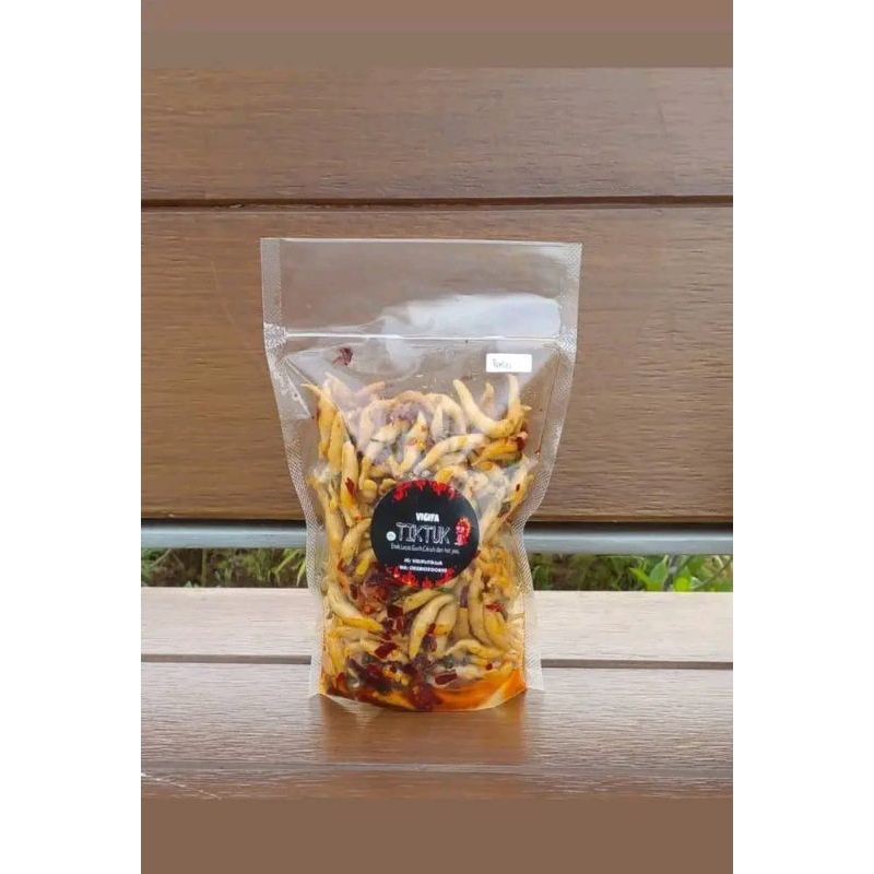 

Citruk/Tiktuk pedas daun jeruk bumbu Chili oil 250gr