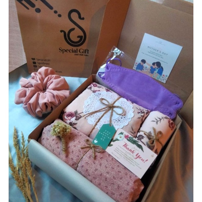 

FG2 SPECIAL GIFT Paket 7 Hampers Mukena DewasaKado Ulang TahunKado Pernikahan Mewah Estetik