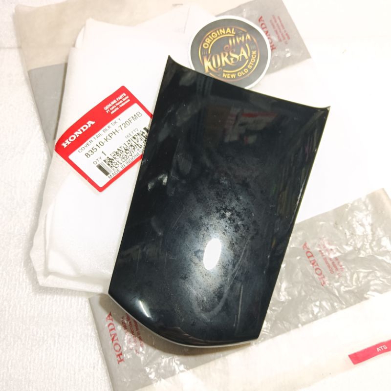 Sambungan ped body bodi belakang honda karisma125 karisma 125 asli hitam original 83510-KPH-720FMB