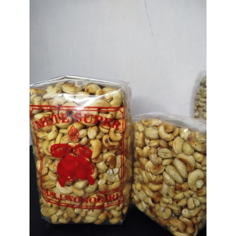 

KACANG METE SUPER ORIGINAL OVEN kemasan 500gr