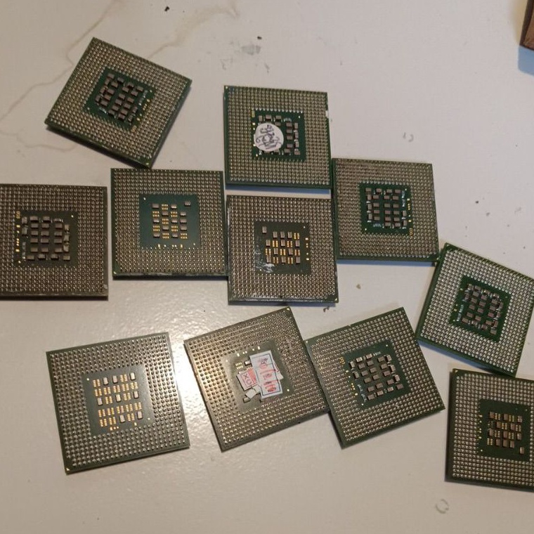 KODE D77O Stock Ready Prosesor Pentium 4 soket 478