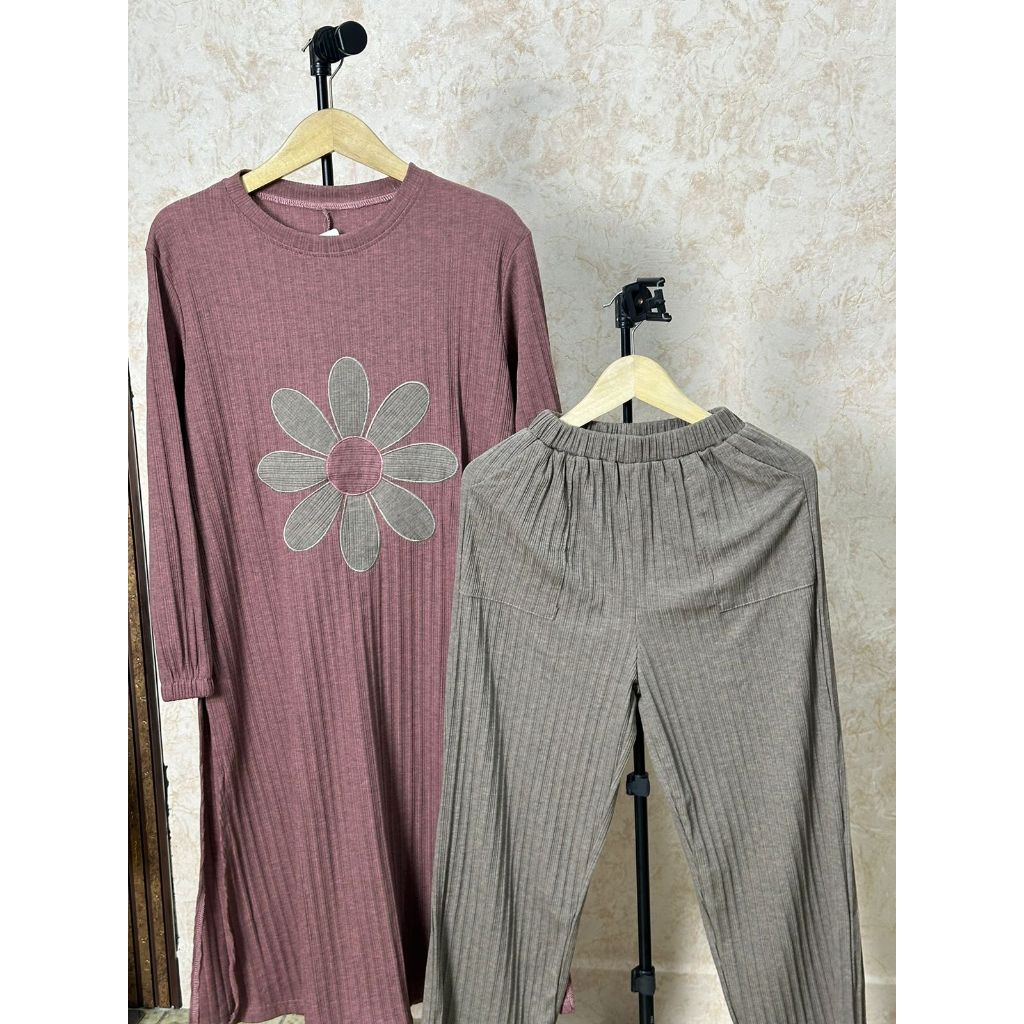 SET CELANA BAJU BAHAN KNIT BUNGA