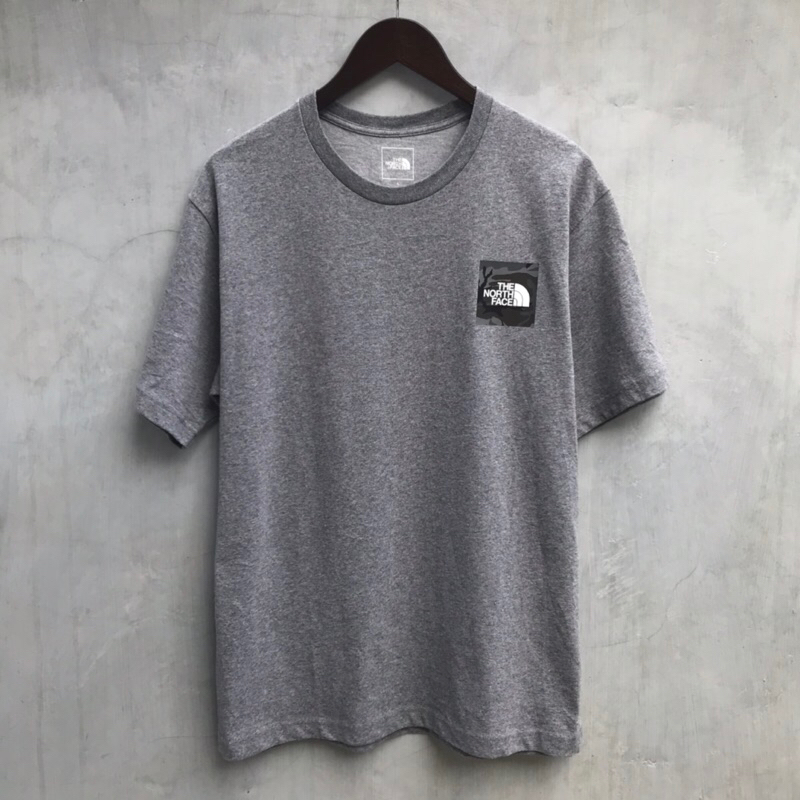 Kaos Basic by The North Face Camo Logo Box tee Grey Large