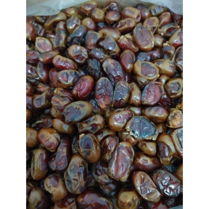 

Kurma Khalas Saad 1kg/ Kurma Manis Legit/ Kurma Fresh