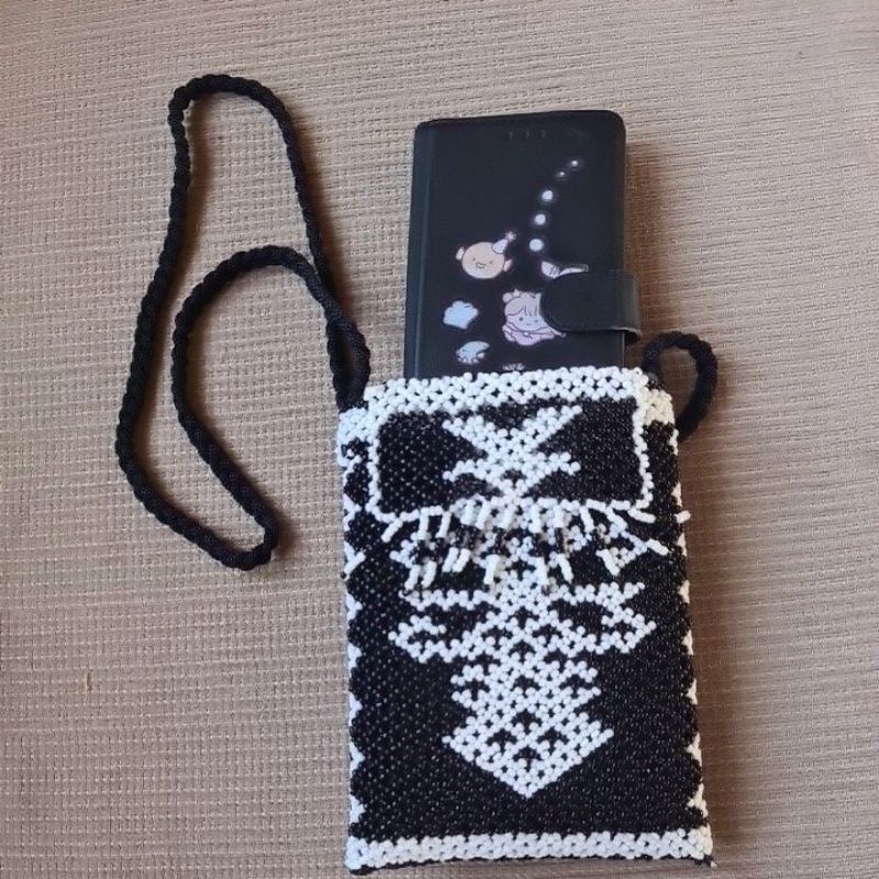 Tas Manik Kalimantan Handmade – Tas Slempang HP Wanita Etnik Dayak Aksesoris Unik