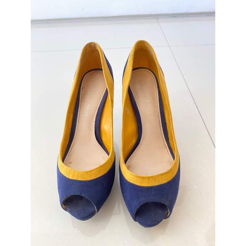 sepatu Charles & keith