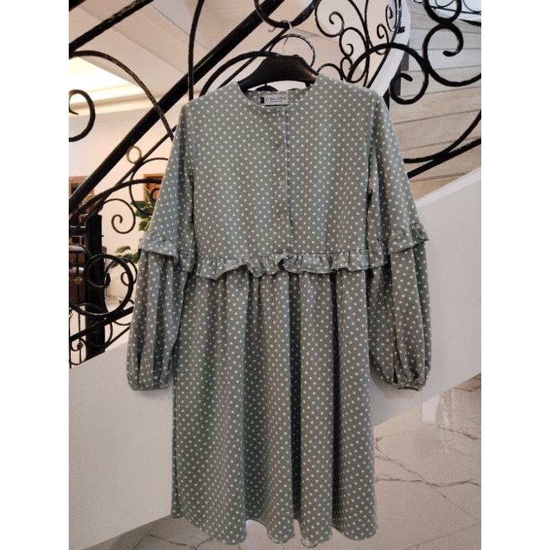 PRELOVED ZYSKU XENA KOLPRI, TUNIK SIZE L, LD 100, PB 100, SAGE POLKADOT PUTIH KECIL"
