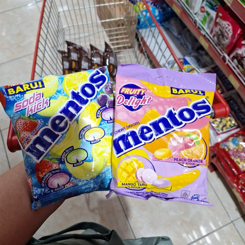 

MENTOS permen 121,5gram (45butir)