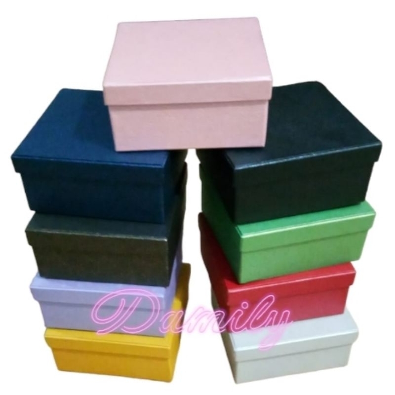 

bok kotak kado/kotak hadiah 15x15x7cm