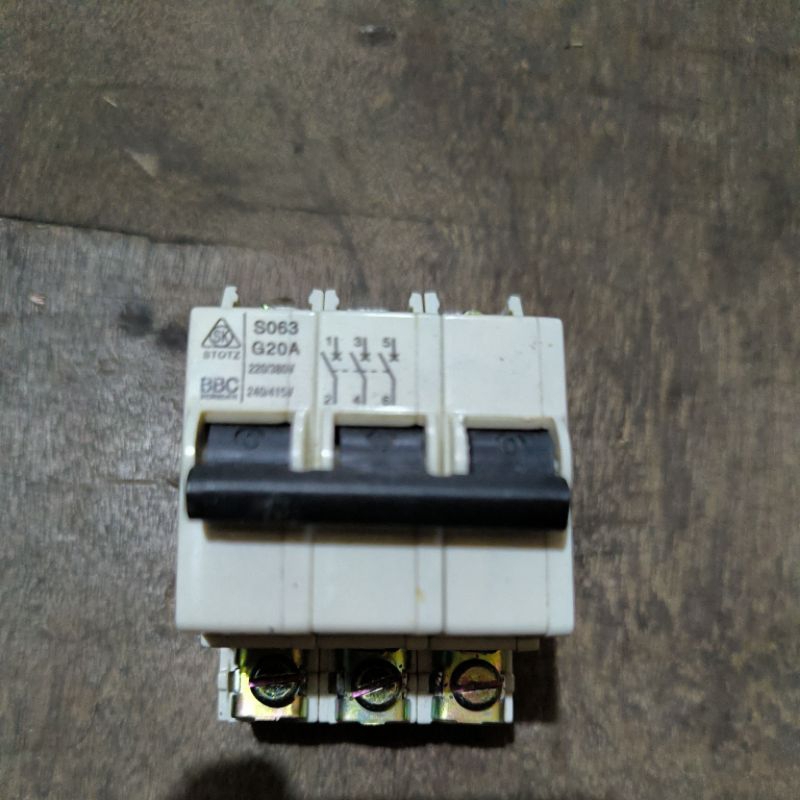MCB 3 PHASE 20A MODEL LAMA