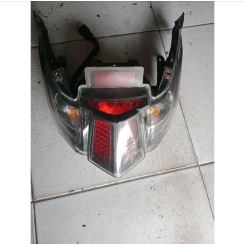 LAMPU REM LAMPU STOP BELAKANG YAMAHA XEON RC 125 XEON GT 125 PNP XEON KARBU ORIGINAL COPOTAN