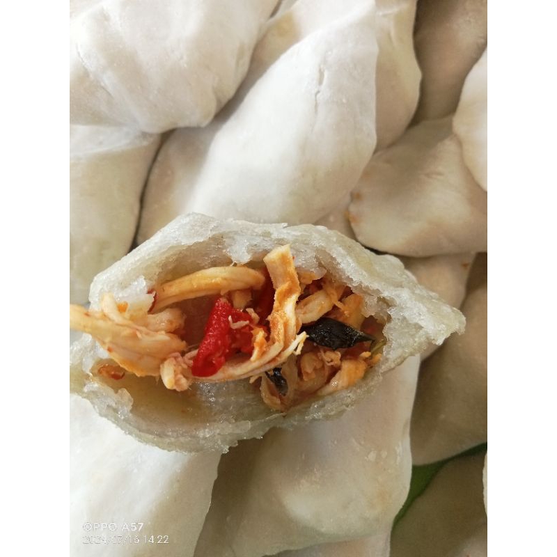 

cireng isi ayam suwirrr