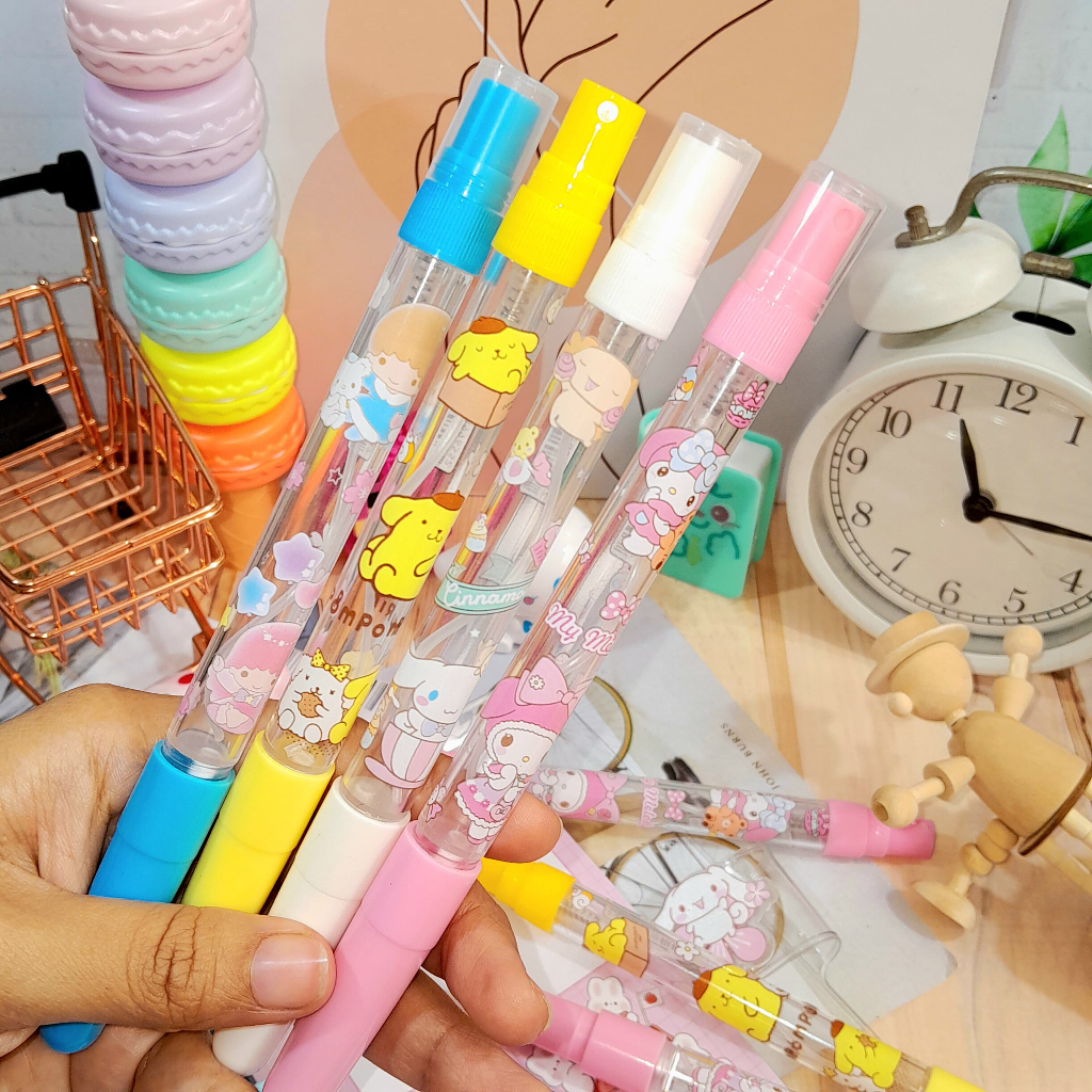 

Pulpen Parfum SANRIO Super Lucu Cute tinta Hitam Cinnamoroll TERMURAH / Pen Parfume Sanrio Imut Unik Bolpen Alat Tulis Sekolah Anak Kekinian Best Seller Terlaris Kualitas Terbaik Bisa Grosir dan COD