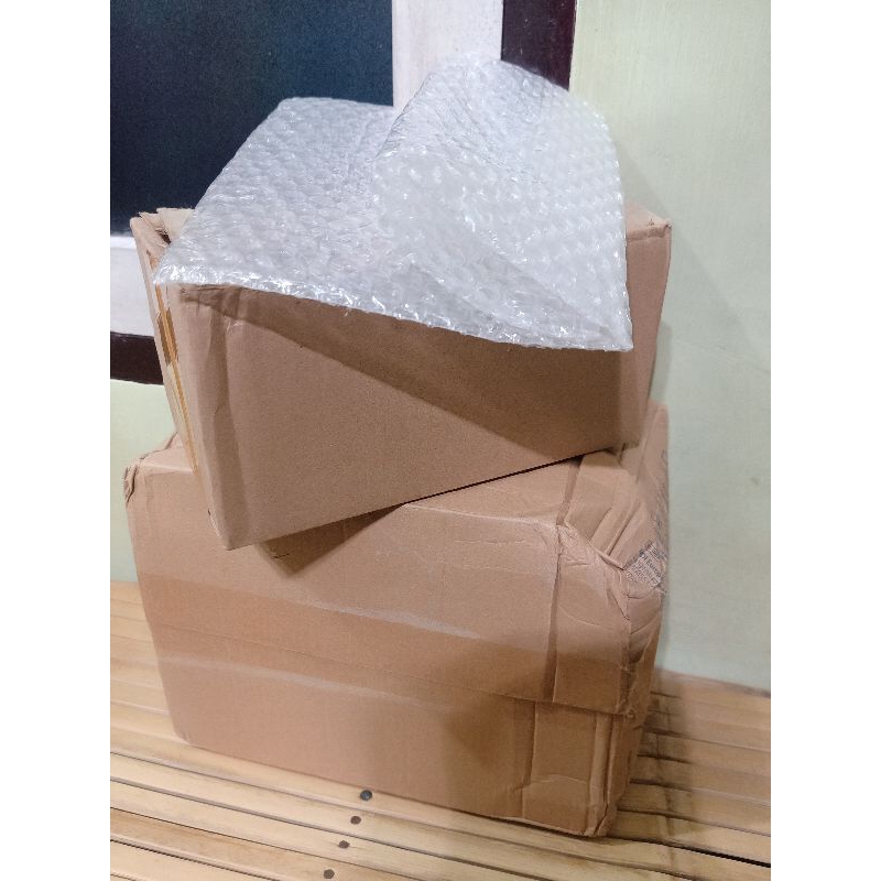 

Kardus+Bubble wrap packing kail pancing cumi-cumi/senter/kabel dan barang lainnya