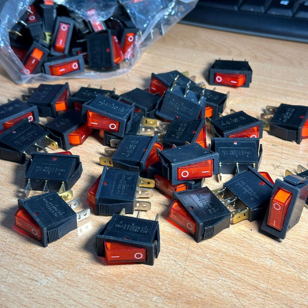 Saklar Switch Lampu Gepeng LED Kaki 3 Pin Tebal Mobil Motor DIY Best Quality - Rocker Switch on off