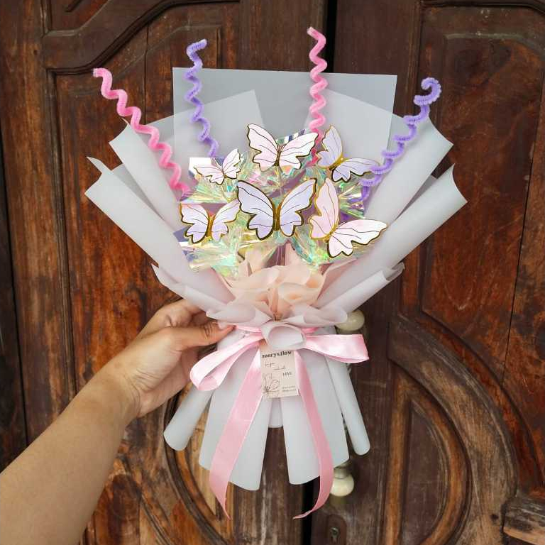 Buket Kupu-Kupu Kawat Bulu