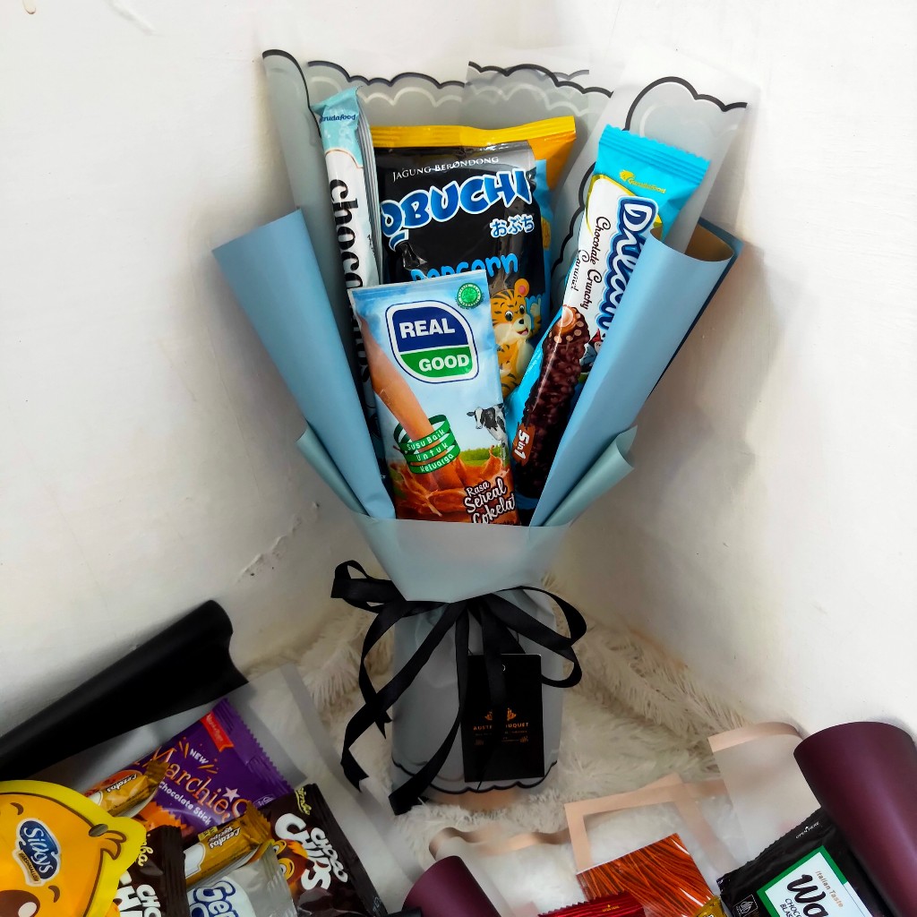 

AB 492F Hand Bouquet Bucket Snack Hadiah Wisuda Buket Makanan
