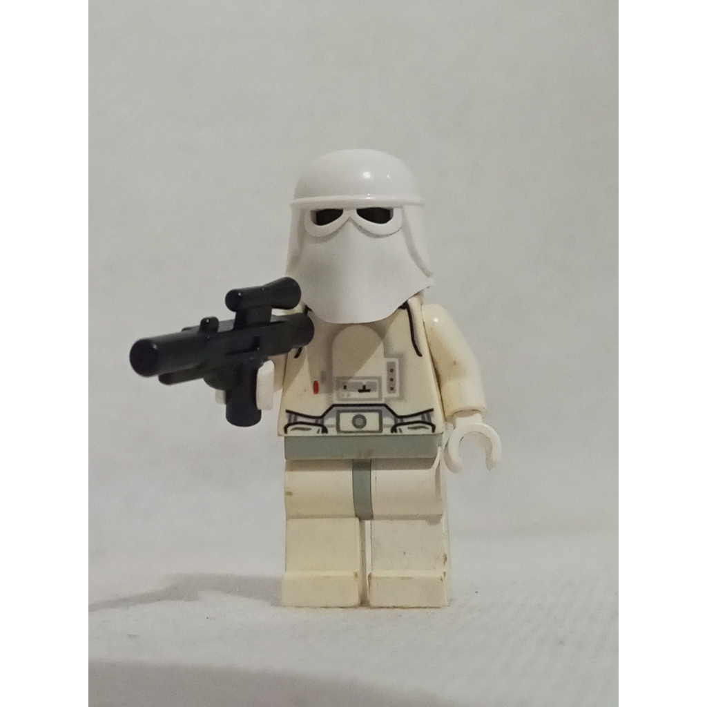Lego Minifigures SNOW TROOPER. PRELOVED