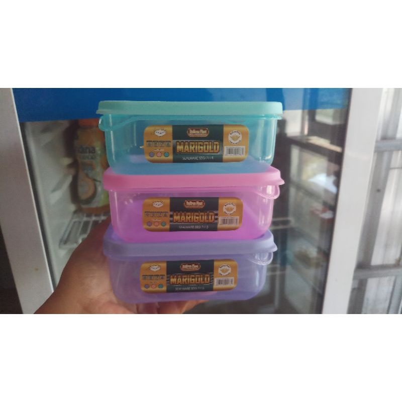 Kotak penyimpan makanan Sealware segi 650 ml