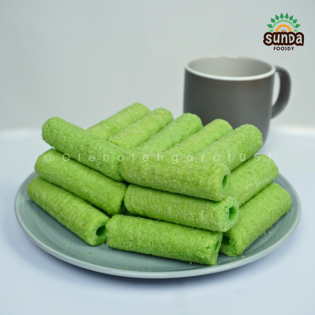 

Sunda Foody Stik Momogi Rasa Pandan 250g Roll Snack Gurih Manis kiloan