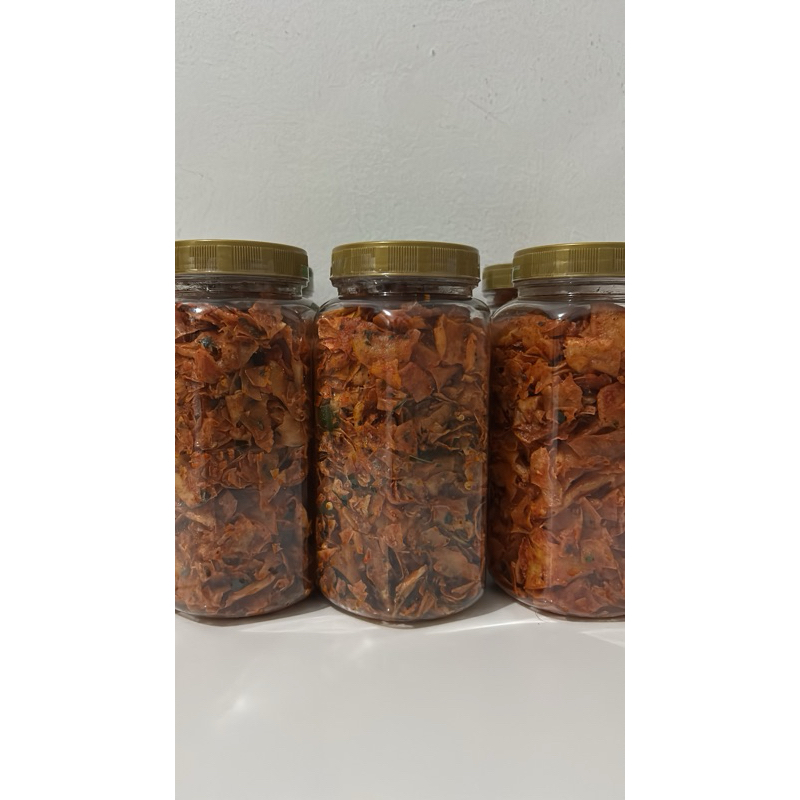 

Keripik Singkong daun jeruk pedas 200gr (1toples700ml)