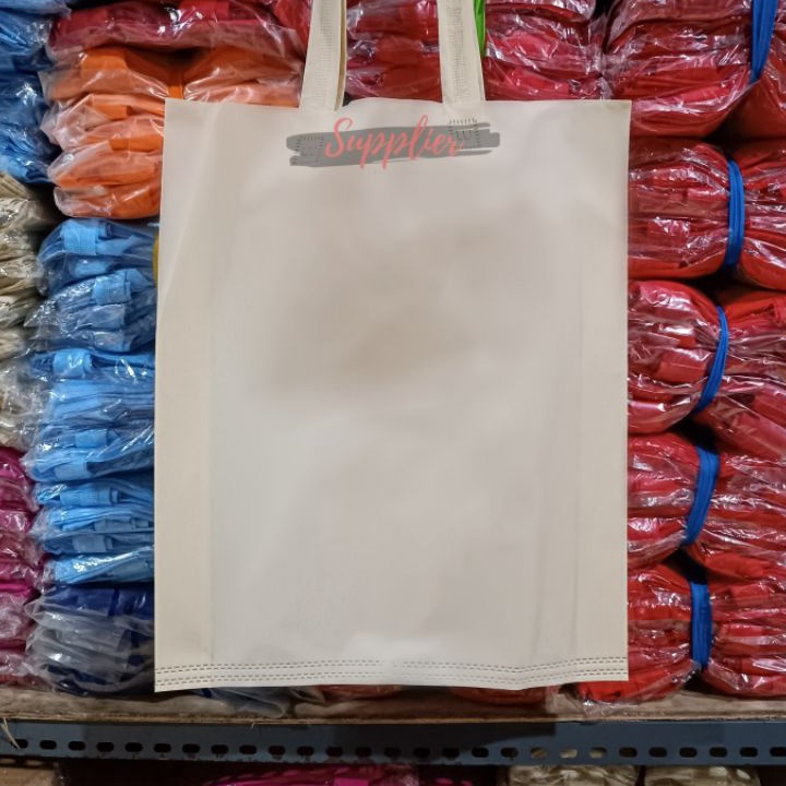 

Flash Sale Goodiebag hampers polos 38x45 isi12pcs