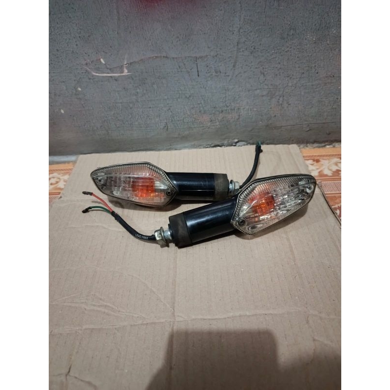 Lampu sen Sein Riting Cbr 150 R Original copotan
