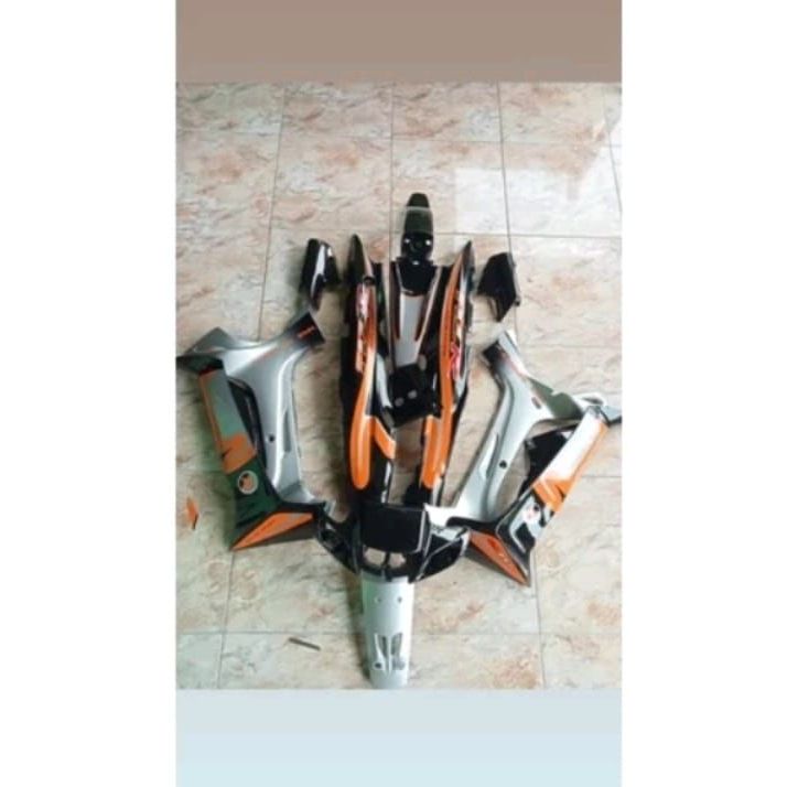 TERLARISSCOVER BODY FULLSET BODI HALUS FULL SET YAMAHA FIZR FIZ R  + STIKER STRIPING WARNA HITAM SIL