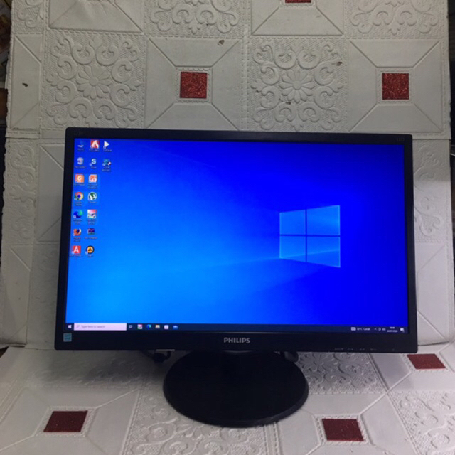 MONITOR PHILIPS 22 inci LED MONITOR MULUS BANGET SEPERTI BARU SECOND ORIGINAL