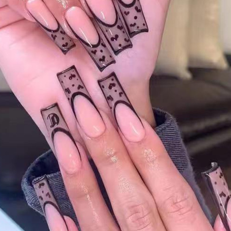 kuku palsu pengantin  1 set kuku palsu + lem Kuku Palsu Hitam Panjang Eropa dan Amerika