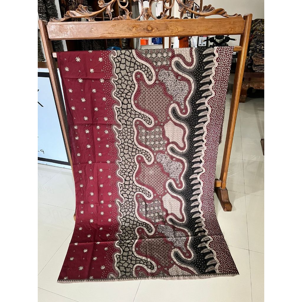 Kain Batik Warna Merah Katun Primisima Premium Halus untuk Bahan Pakaian Pria dan Wanita