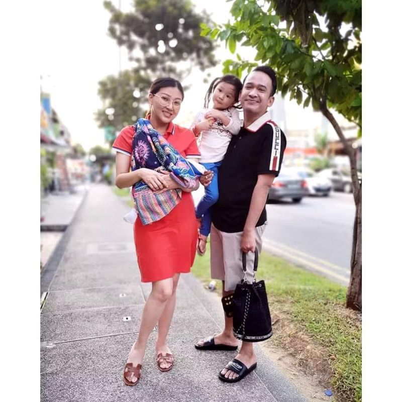 SELENDANG GENDONG BAYI BATIK PEKALONGAN DAN JAYA ABADI:KAIN TRADISIONAL PANJANG UNTUK GENDONG BAYI