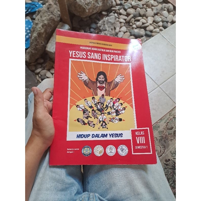 buku Agama Katolik Yesus Sang Inspirator kelas 8 semester 1