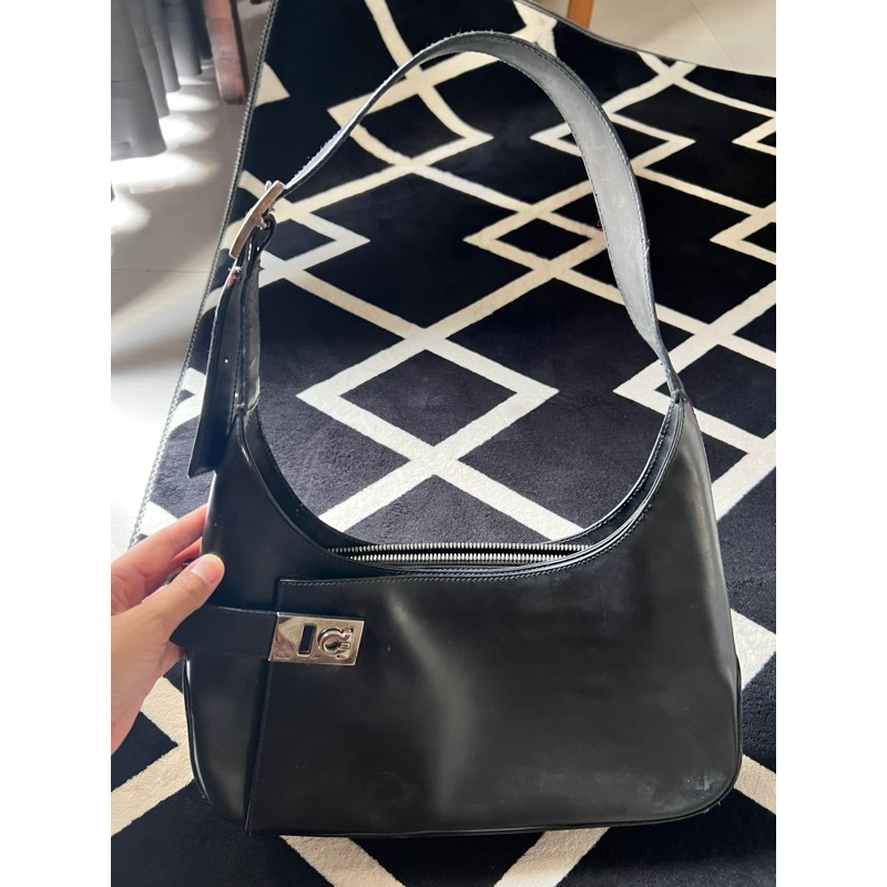 Preloved Salvatore ferragamo shoulder bag black authentic