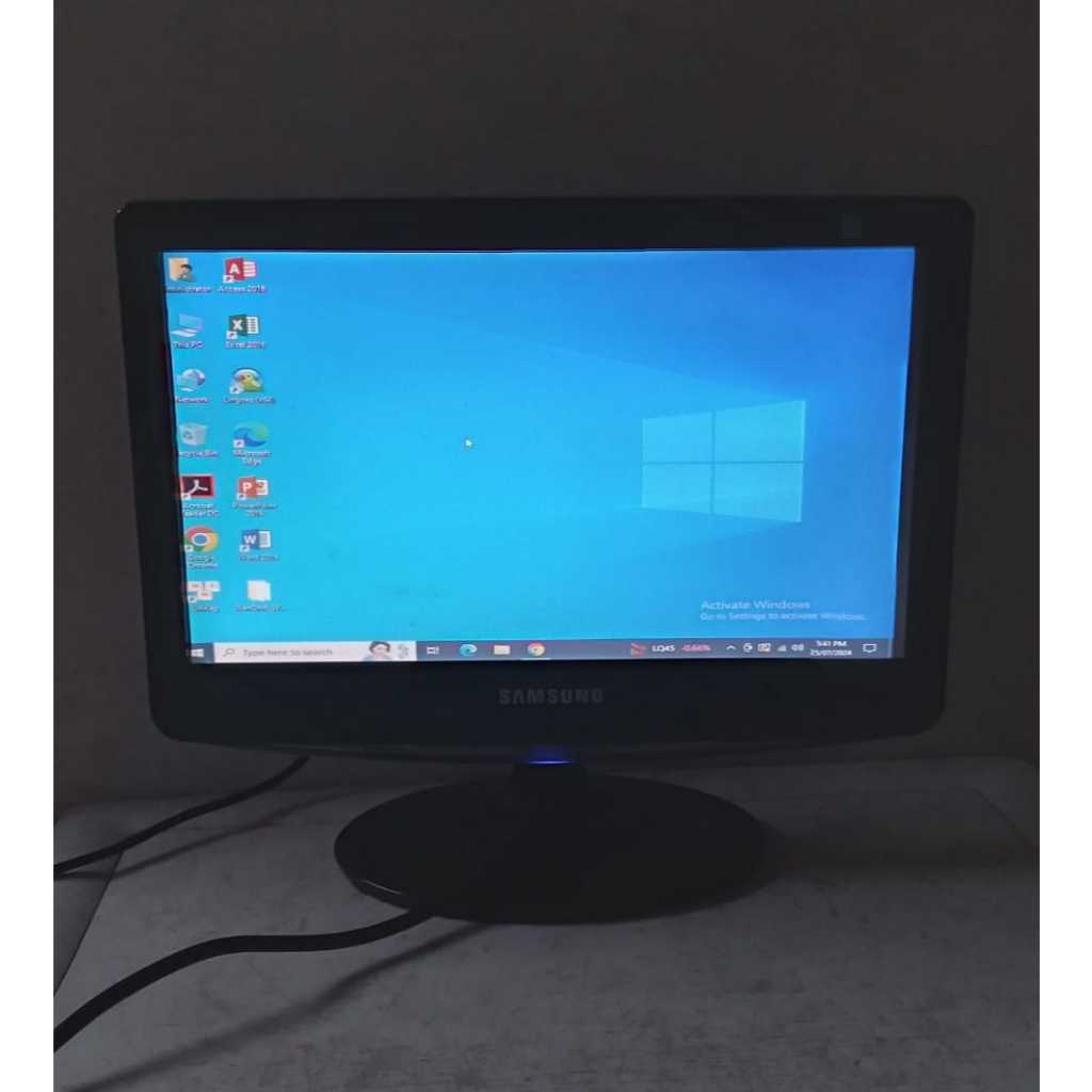 Monitor Komputer  SAMSUNG model B1630 + Kabel power  dan KABEL VGA Jernih siap pakai