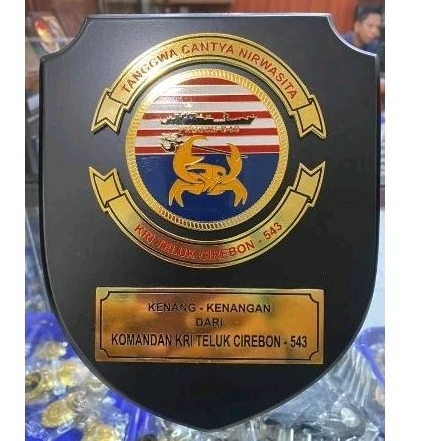 Plakat Kayu Custom dan Box