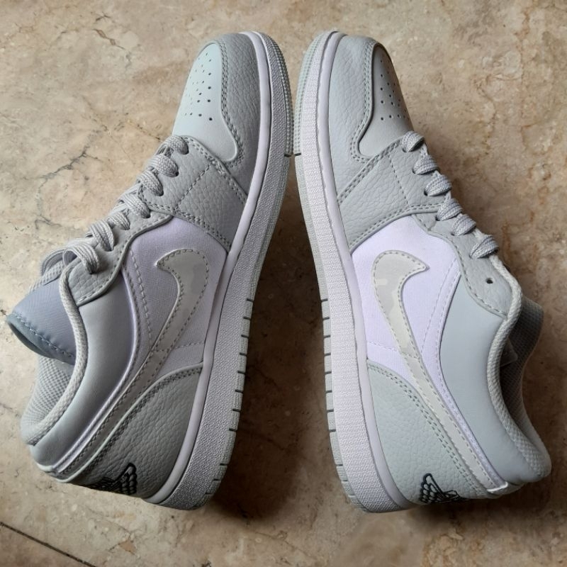 Sneaker AJ1 Low Putih Abu Size 40,5 Prelove