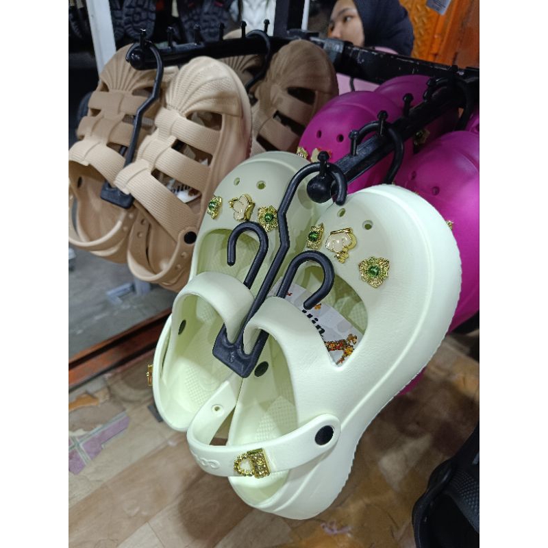 Sandal Perempuan Dewasa