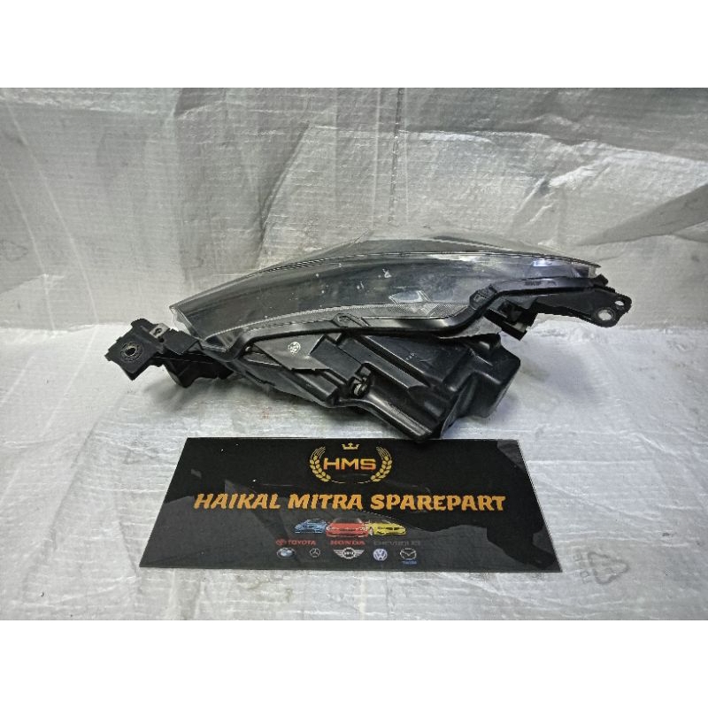 Headlamp lampu depan Mazda 2 Skyactive 2015 2016 2017 2018 original