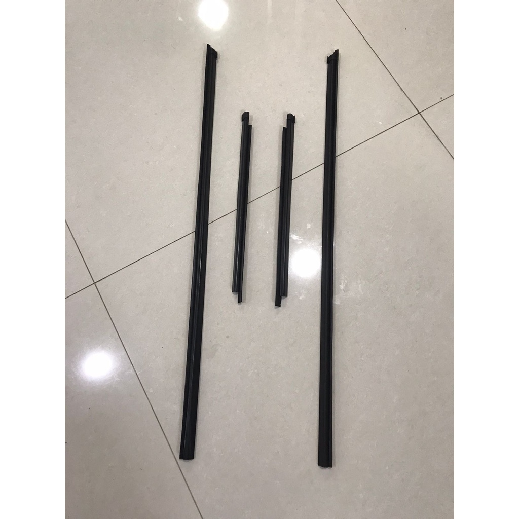 Pelipit Kaca Luar Nissan Terrano