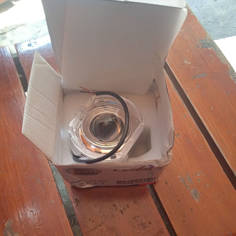 lampu LED LUNOX variasi model :CR 936