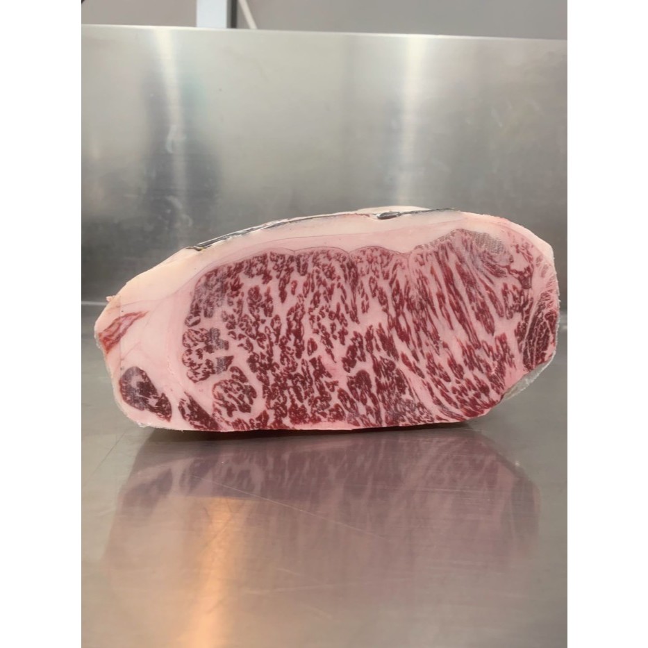 

AUS WAGYU PUREBREED STRIPLOIN 9+