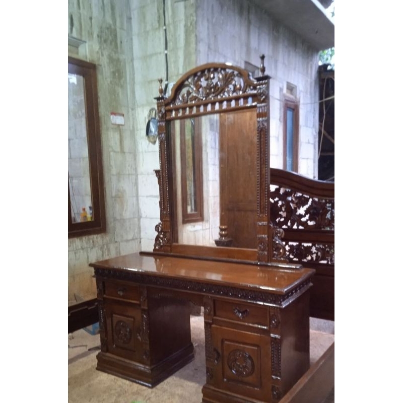 meja rias dan kaca dan nakas meja wardrobe antik