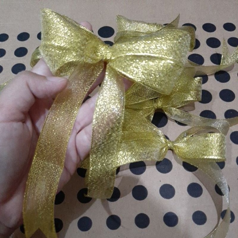 

Pita emas untuk buket (min 5 pcs)