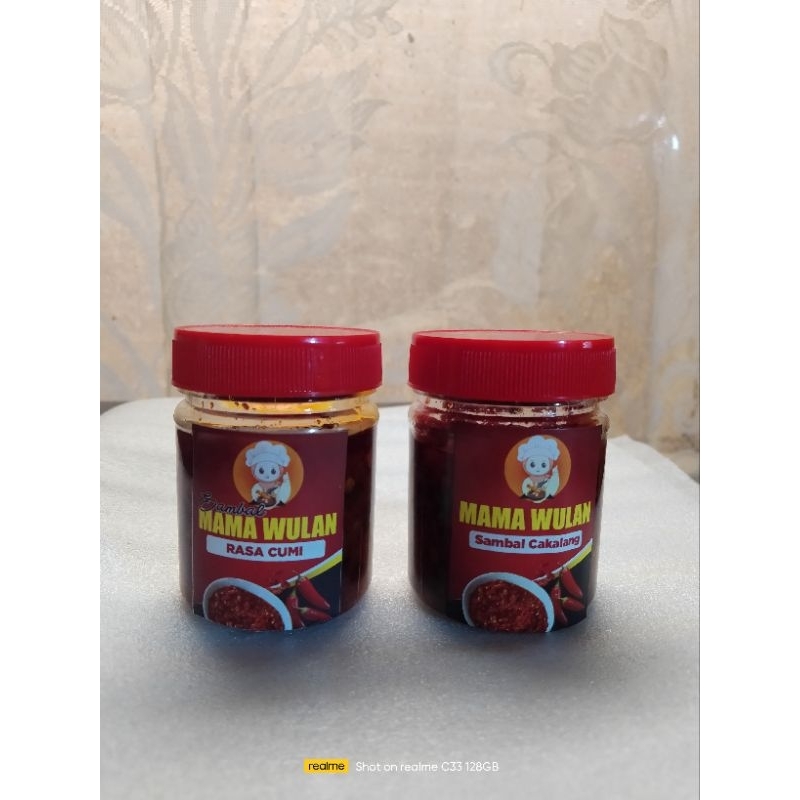 

sambal mama Wulan ada 3 varian rasa cumi,cakalang,ayam beli 2 lebih hemat rendem